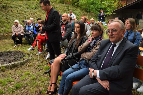 Wicemarszałek Wojciech Jankowiak wziął udział w wieczorze autorskim pisarki Aldony Wleklak połączonym z promocją jej najnowszej książki czyli trzeciej części powieści Saga niewoli.- kliknij aby powiększyć