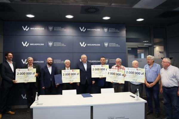 Pszczele rodziny z kolejnym wsparciem Samorządu Województwa Wielkopolskiego- kliknij aby powiększyć