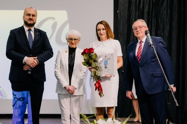 Wicemarszałek Wojciech Jankowiak wziął udział w uroczystości jubileuszowej z okazji 100-lecia Zespołu Szkół Rolniczych im. gen. Jana Henryka Dąbrowskiego w Środzie Wielkopolskiej- kliknij aby powiększyć
