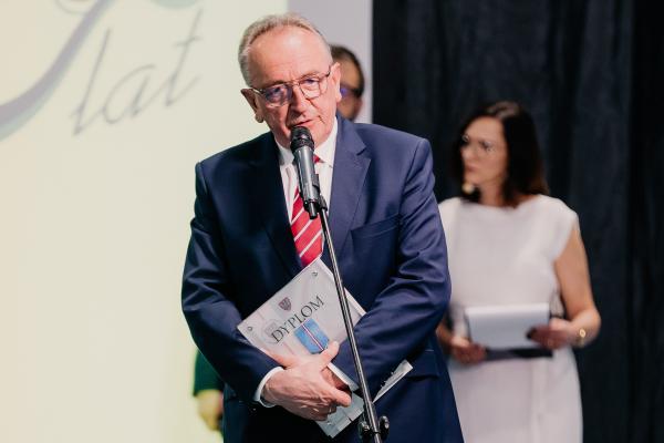 Wicemarszałek Wojciech Jankowiak wziął udział w uroczystości jubileuszowej z okazji 100-lecia Zespołu Szkół Rolniczych im. gen. Jana Henryka Dąbrowskiego w Środzie Wielkopolskiej- kliknij aby powiększyć