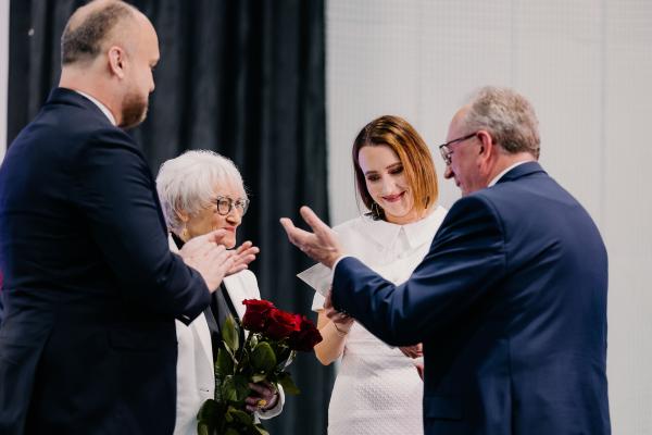 Wicemarszałek Wojciech Jankowiak wziął udział w uroczystości jubileuszowej z okazji 100-lecia Zespołu Szkół Rolniczych im. gen. Jana Henryka Dąbrowskiego w Środzie Wielkopolskiej- kliknij aby powiększyć