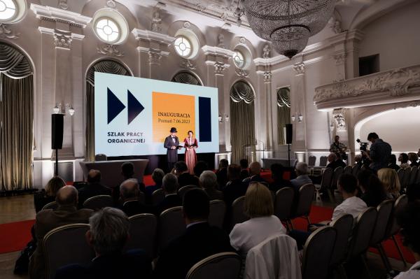 W środę 7 czerwca w Bazarze Poznańskim zainaugurowano nową inicjatywę kulturalną zrzeszającej różnorodne jednostki związane z pracą organiczną w Wielkopolsce. Szlak Pracy Organicznej będzie opowiadał historię wielkopolskiej pracy u podstaw - idei wokół której budowało się społeczeństwo obywatelskie na terenach zaboru pruskiego. - kliknij aby powiększyć