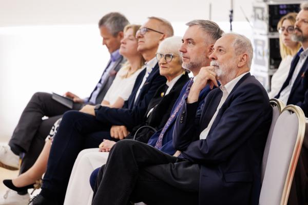 W środę 7 czerwca w Bazarze Poznańskim zainaugurowano nową inicjatywę kulturalną zrzeszającej różnorodne jednostki związane z pracą organiczną w Wielkopolsce. Szlak Pracy Organicznej będzie opowiadał historię wielkopolskiej pracy u podstaw - idei wokół której budowało się społeczeństwo obywatelskie na terenach zaboru pruskiego. - kliknij aby powiększyć