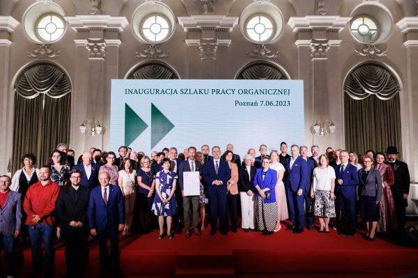 W środę 7 czerwca w Bazarze Poznańskim zainaugurowano nową inicjatywę kulturalną zrzeszającej różnorodne jednostki związane z pracą organiczną w Wielkopolsce. Szlak Pracy Organicznej będzie opowiadał historię wielkopolskiej pracy u podstaw - idei wokół której budowało się społeczeństwo obywatelskie na terenach zaboru pruskiego. - kliknij aby powiększyć
