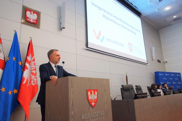 Inauguracyjna sesja Młodzieżowego Sejmiku Województwa Wielkopolskiego.- kliknij aby powiększyć