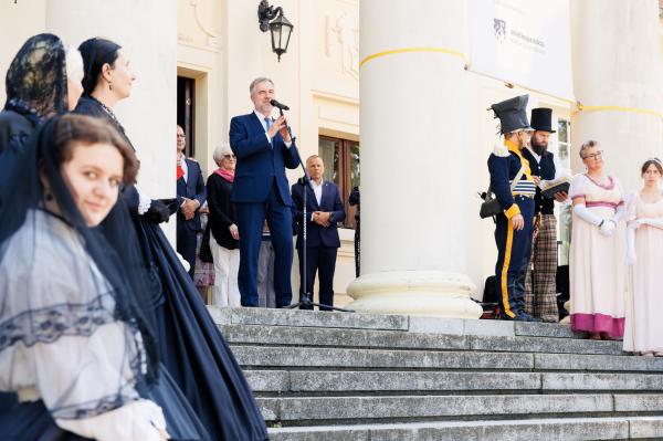 II Ogólnopolski Zlot Szkół im. gen. Jana Henryka Dąbrowskiego w Winnej Górze - kliknij aby powiększyć