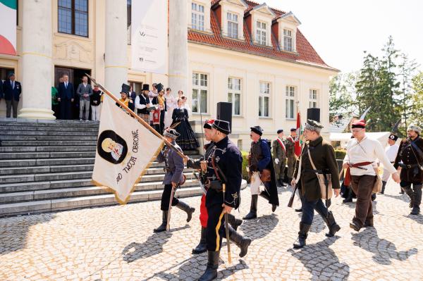 II Ogólnopolski Zlot Szkół im. gen. Jana Henryka Dąbrowskiego w Winnej Górze - kliknij aby powiększyć