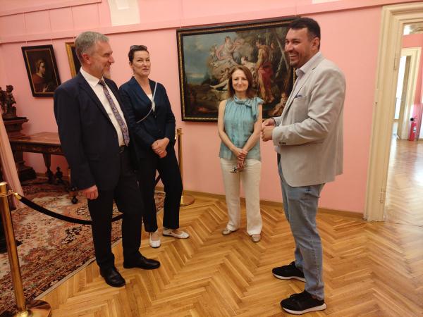 Marszałek Marek Woźniak na wyjazdowym posiedzeniu Komisji COTER i z pierwszą oficjalną wizytą w partnerskim Okręgu Sybin- kliknij aby powiększyć