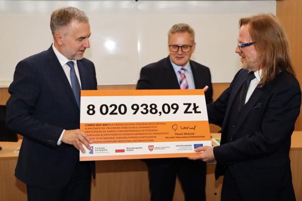 Podpisanie umów w ramach  podziałania WRPO Infrastruktura ochrony zdrowia - kliknij aby powiększyć