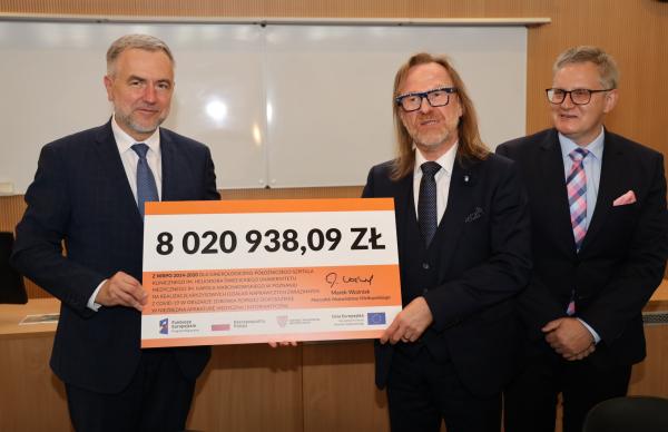 Podpisanie umów w ramach  podziałania WRPO Infrastruktura ochrony zdrowia - kliknij aby powiększyć