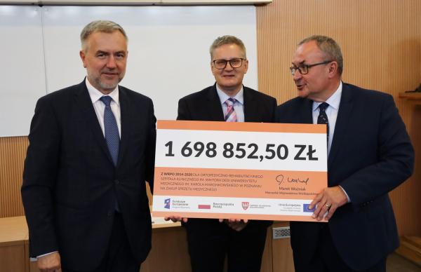 Podpisanie umów w ramach  podziałania WRPO Infrastruktura ochrony zdrowia - kliknij aby powiększyć