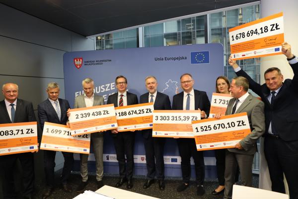 Podpisanie umów w ramach  podziałania WRPO Infrastruktura ochrony zdrowia - kliknij aby powiększyć