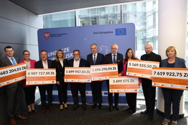 42 mln zł marszałkowskich funduszy unijnych dla poznańskich szpitali oraz lecznic w Kaliszu i Koninie- kliknij aby powiększyć