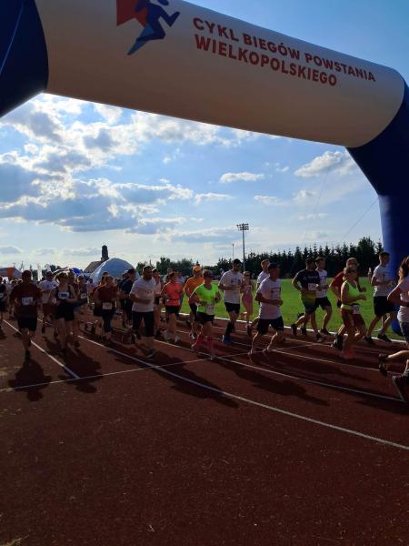 Bieg na dystansie 10 km zaliczany jest do Cyklu Biegów Powstania Wielkopolskiego.- kliknij aby powiększyć