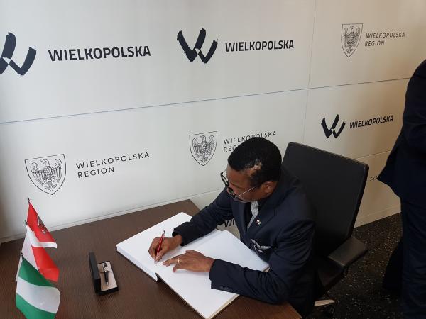Ambasador Nigerii z wizytą w Wielkopolsce  
- kliknij aby powiększyć