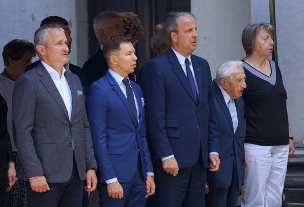 Poznańskie obchody rocznicy rozpoczęły się w krużgankach klasztoru oo. Dominikanów od upamiętnienia ofiar ludobójstwa. 

Fot. WUW w Poznaniu- kliknij aby powiększyć