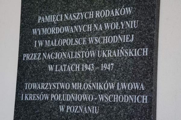 Poznańskie obchody rocznicy rozpoczęły się w krużgankach klasztoru oo. Dominikanów od upamiętnienia ofiar ludobójstwa. 

Fot. WUW w Poznaniu
- kliknij aby powiększyć