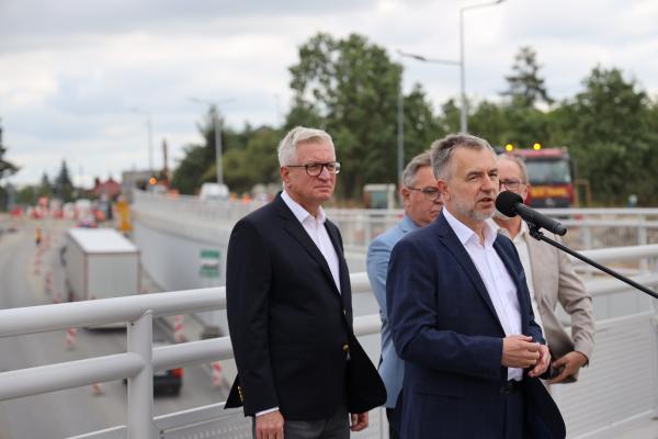 Prace budowlane na węźle przesiadkowym przy ul. Grunwaldzkiej potrwają do połowy sierpnia- kliknij aby powiększyć