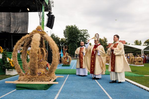 22. Wojewódzko - Diecezjalne Dożynki Wielkopolskie odbyły się w niedzielę 27 sierpnia w Pleszewie- kliknij aby powiększyć