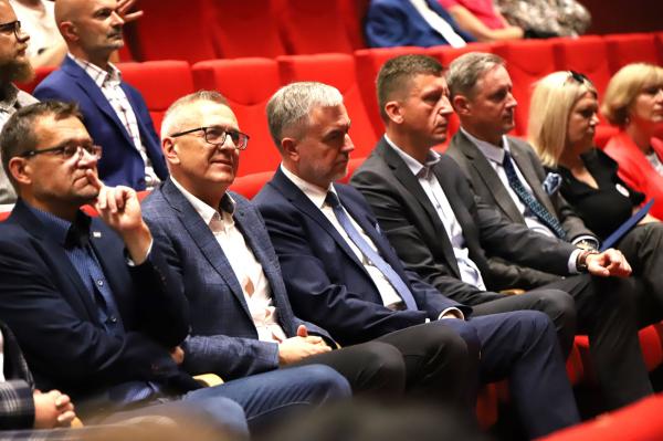28 sierpnia odbyło się oficjalne otwarcie sali widowiskowo-kinowej w CKiS w Kaliszu i oddanie jej do użytku- kliknij aby powiększyć