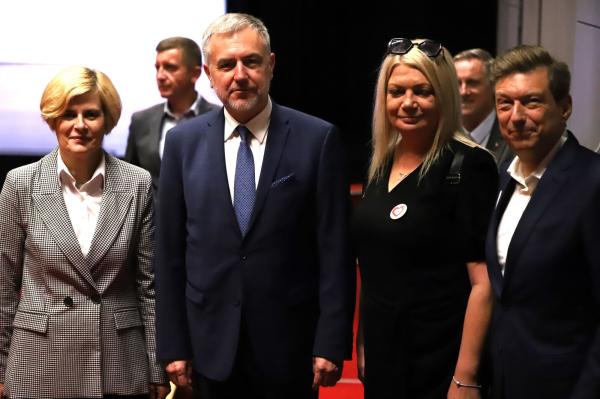 28 sierpnia odbyło się oficjalne otwarcie sali widowiskowo-kinowej w CKiS w Kaliszu i oddanie jej do użytku- kliknij aby powiększyć