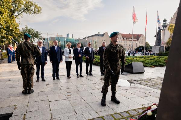 Obchody Dnia Wolności i Solidarności - kliknij aby powiększyć