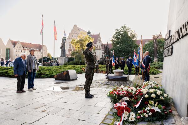 Obchody Dnia Wolności i Solidarności - kliknij aby powiększyć