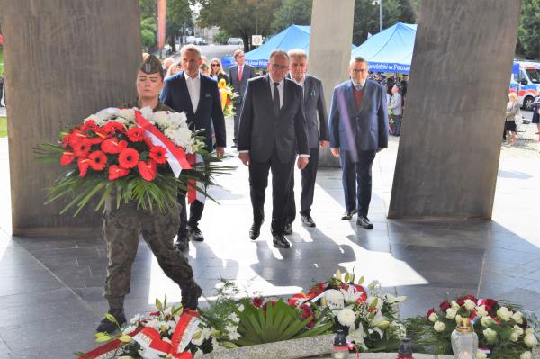 84. rocznica wybuchu II wojny światowej z udziałem Wicemarszałka Jankowiaka- kliknij aby powiększyć