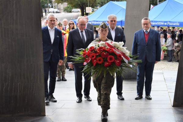 84. rocznica wybuchu II wojny światowej z udziałem Wicemarszałka Jankowiaka- kliknij aby powiększyć