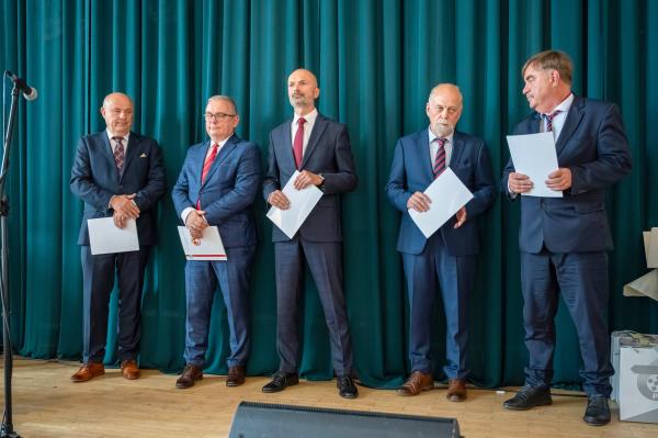 Wicemarszałek Wojciech Jankowiak wziął udział w uroczystym spotkaniu z okazji 25-lecia działalności wielkopolskich Wojewódzkich Ośrodków Ruchu Drogowego w Kaliszu Koninie Lesznie Poznaniu i Pile. - kliknij aby powiększyć