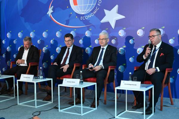XXXII Forum Ekonomiczne w Karpaczu i Konwent Marszałków RP- kliknij aby powiększyć