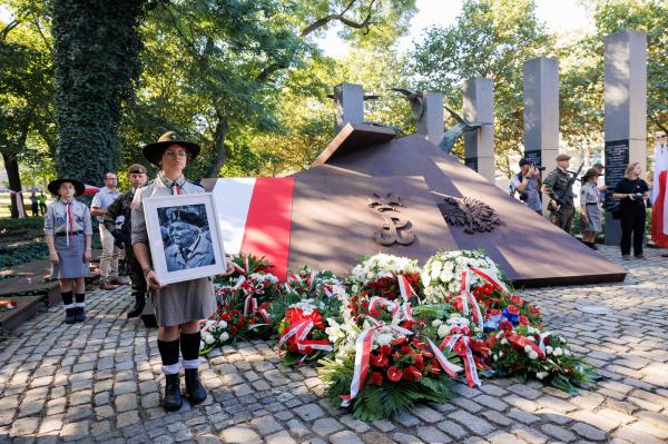 Obchody 84. rocznicy  powstania Polskiego Państwa Podziemnego- kliknij aby powiększyć