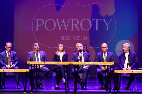 Wielki remont sceny i jej otoczenia w Teatrze Wielkim im. Stanisława Moniuszki w Poznaniu zakończony- kliknij aby powiększyć