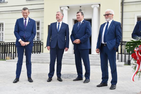 Kompleksowa rewitalizacja Rynku w Kościanie ul. Wrocławskiej oraz Ratusza- kliknij aby powiększyć