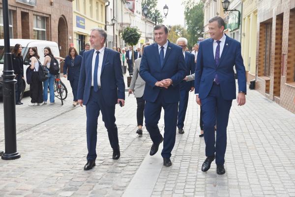kompleksowa rewitalizacja Rynku w Kościanie, ul. Wrocławskiej oraz Ratusza- kliknij aby powiększyć