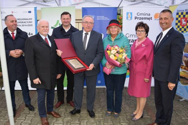 Wojciech Jankowiak Wicemarszałek Województwa Wielkopolskiego uczestniczył w otwarciu przebudowanego odcinka drogi wojewódzkiej nr 305 od miejscowości Solec do mostu na Południowym Kanale Obry.- kliknij aby powiększyć
