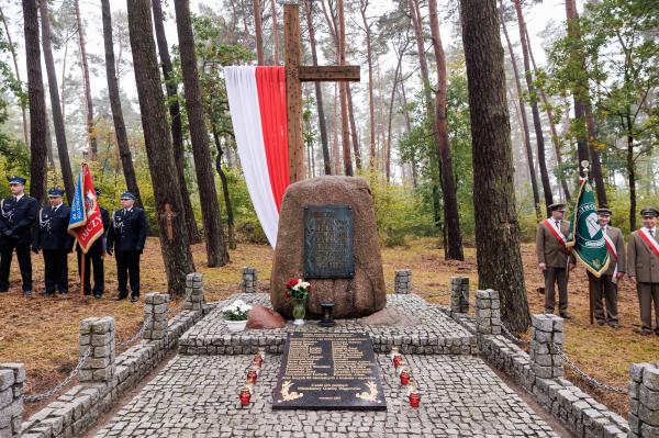 Akcja Zapal znicz pamięci - kliknij aby powiększyć