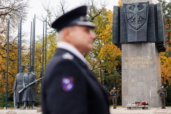 Złożenie kwiatów na mogiłach zasłużonych Wielkopolan- kliknij aby powiększyć