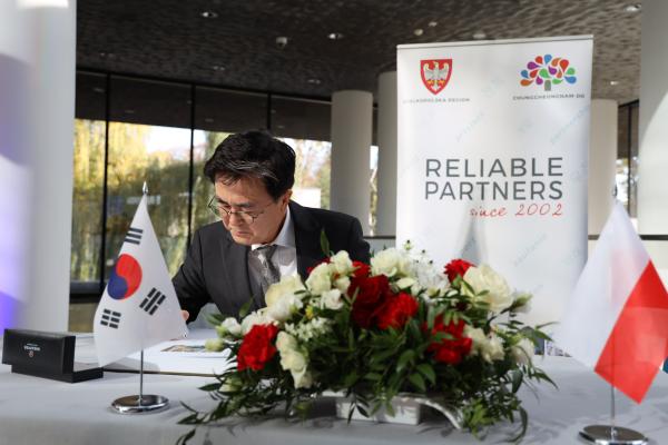 Delegacja z Korei Południowej z wizytą w Wielkopolsce- kliknij aby powiększyć
