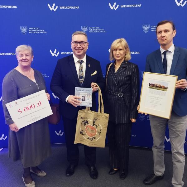 Prawie 100 projektów nagrodzono w tym roku w ramach konkursu organizowanego przez Samorząd Województwa Wielkopolskiego który promuje inicjatywy stawiające na ekologię i lokalną kulturę oraz tradycję. - kliknij aby powiększyć
