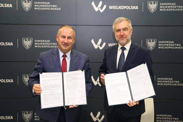 Podpisanie umowy na budowę Europejskiego Centrum Szkolenia Sumo i Japońskich Sportów Walki w Krotoszynie- kliknij aby powiększyć