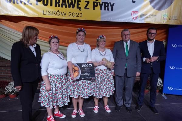 Największe pyry i najsmaczniejsze ziemniaczane potrawy opanowały Lisków- kliknij aby powiększyć