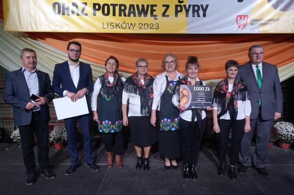 Największe pyry i najsmaczniejsze ziemniaczane potrawy opanowały Lisków- kliknij aby powiększyć