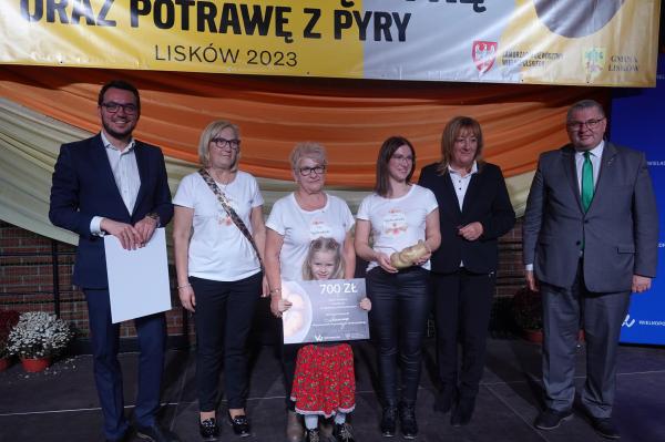 Największe pyry i najsmaczniejsze ziemniaczane potrawy opanowały Lisków- kliknij aby powiększyć