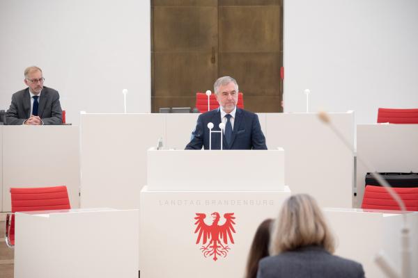Marszałek Marek Woźniak w Landtagu Brandenburgii fot. Landtag Brandenburg- kliknij aby powiększyć