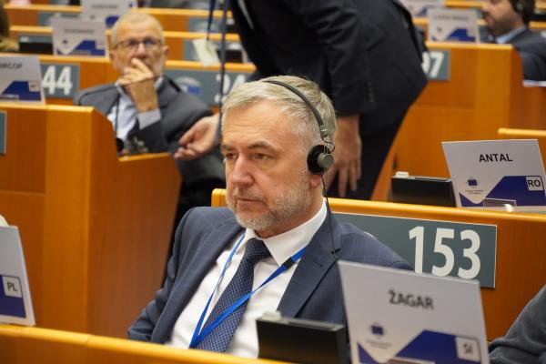 Marek Woźniak Marszałek Województwa Wielkopolskiego wziął udział w 158. sesji plenarnej Europejskiego Komitetu Regionów (KR).- kliknij aby powiększyć