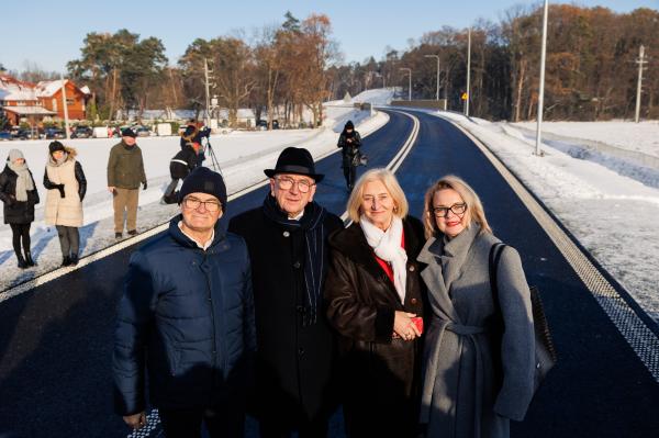 W poniedziałek 4 grudnia odbyła się uroczystość oddania do użytku obwodnicy Gostynia w ciągu drogi wojewódzkiej nr 434- kliknij aby powiększyć