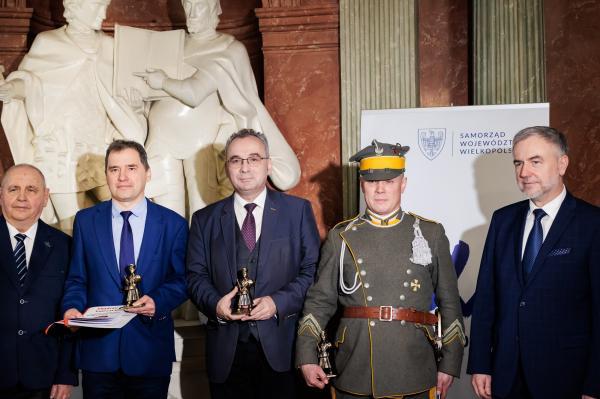 W poniedziałek 11 grudnia w Pałacu Działyńskich w Poznaniu odbyła się uroczystość wręczenia Nagród Honorowych Towarzystwa Pamięci Powstania Wielkopolskiego 1918/1919 Dobosz Powstania Wielkopolskiego.- kliknij aby powiększyć