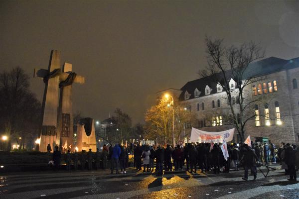 Wojciech Jankowiak Wicemarszałek Województwa Wielkopolskiego wziął udział uroczystościach upamiętniających 42. rocznicę wprowadzenia stanu wojennego.- kliknij aby powiększyć