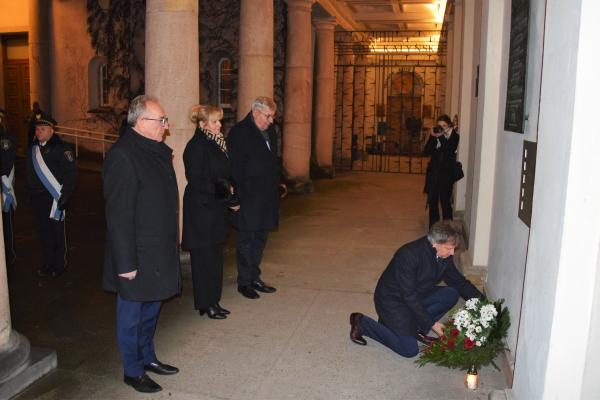 Wojciech Jankowiak Wicemarszałek Województwa Wielkopolskiego wziął udział uroczystościach upamiętniających 42. rocznicę wprowadzenia stanu wojennego.- kliknij aby powiększyć